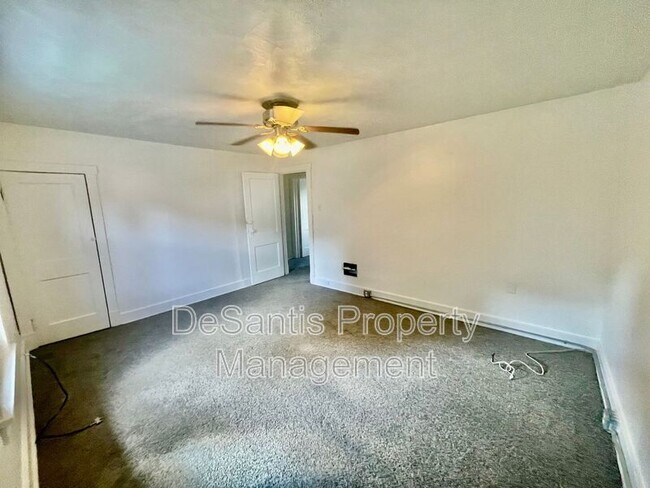 Building Photo - 425 Mt Vernon Ave