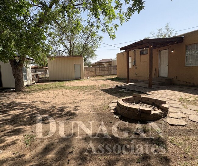 Building Photo - 3 Bedroom - 1 Bath home