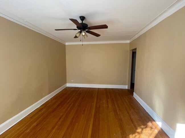 Building Photo - 6318 N Mozart St