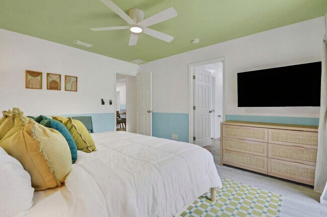 Building Photo - 758 103rd Ave N