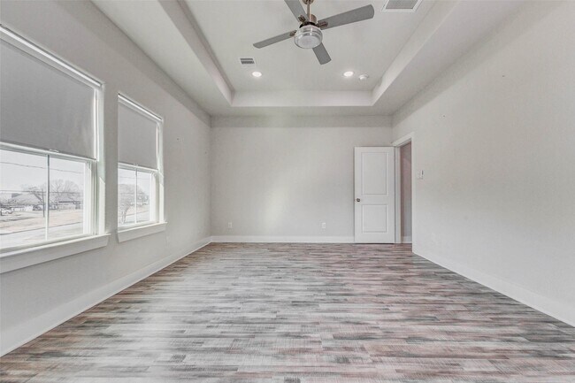 Building Photo - 4677 Bellfort Ave