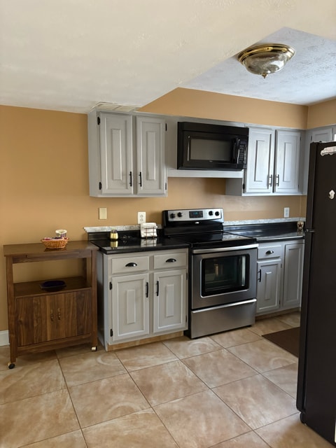 Kitchen - 526 East Ave