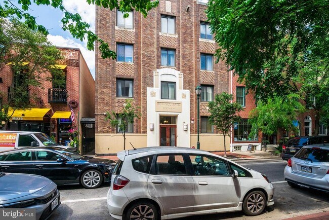Building Photo - 1137 Pine St