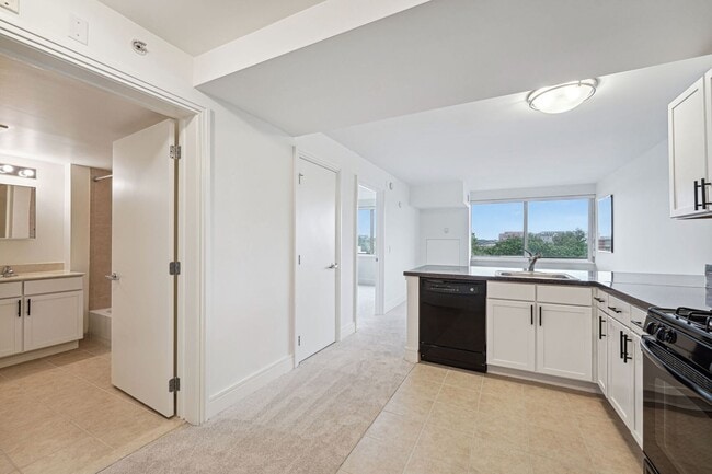Primary Photo - Concierge Building! Available Now! Electri...