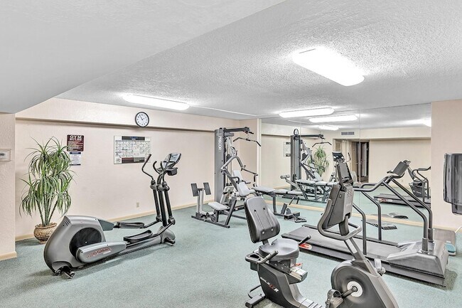 Building Photo - 525 N Ocean Blvd