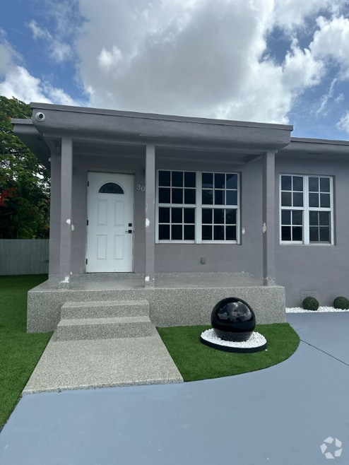 Building Photo - 3095 W Flagler St