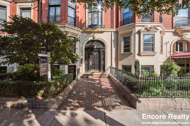 Building Photo - 244 Beacon St