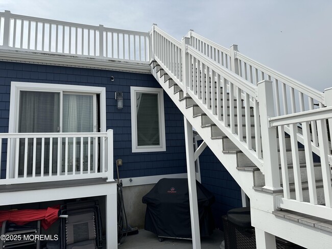 Building Photo - 988 Capstan Dr