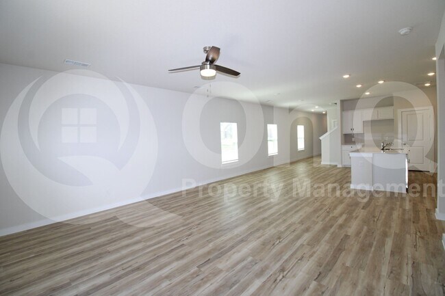 Building Photo - 330 Fire Rock Dr