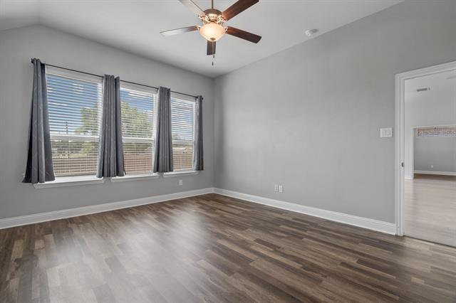 Building Photo - 1440 Lakeview Dr