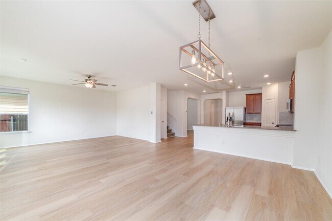 Building Photo - 321 Tordesillas Dr