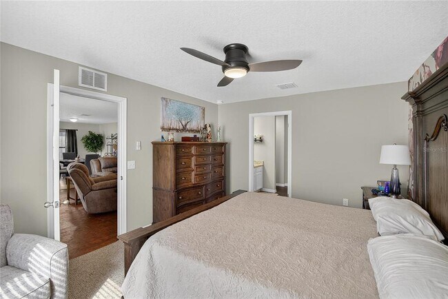 Building Photo - 2133 Geneva Dr