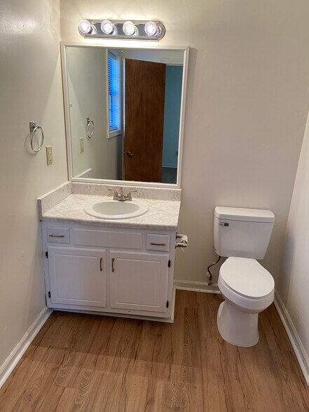 Apt 2 - 5010 Hawthorne Ct