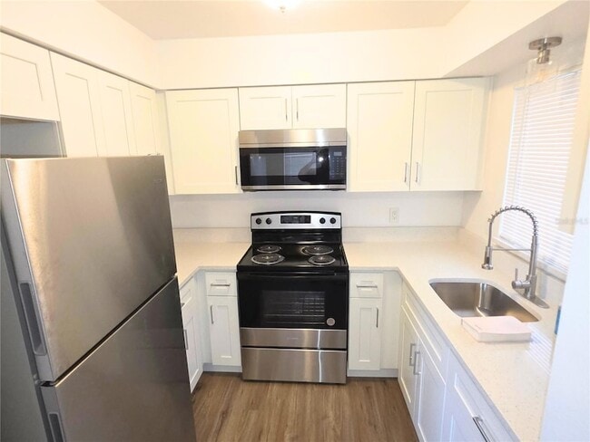 Building Photo - 210 Albee Rd W