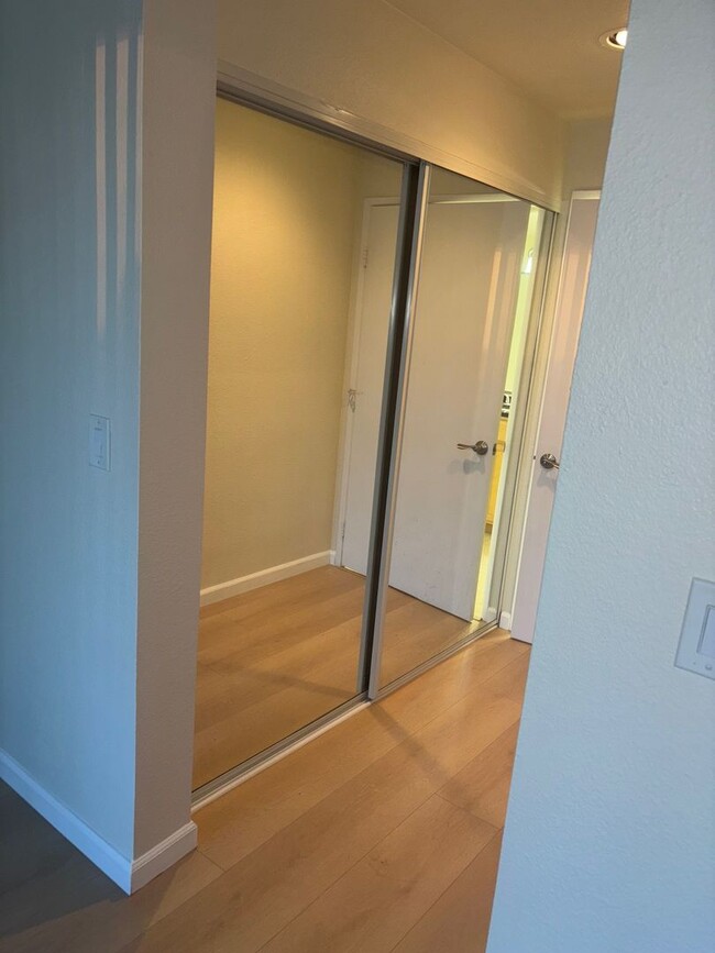 Building Photo - Unfurnished Meridian Luxury 1 Bed | 1 Ba C...