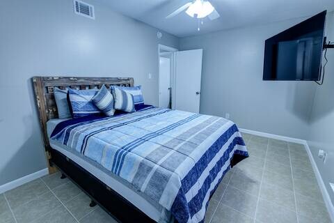 Building Photo - 18 S Catherine St