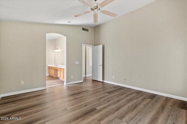 Building Photo - 312 E Mesquite St