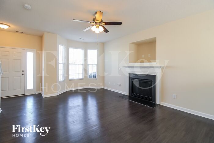 Building Photo - 1901 Harvick Ct