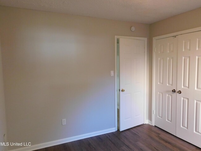 Building Photo - 8095 Martha Ann Ln