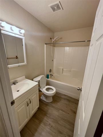 Building Photo - 801 Trinity St