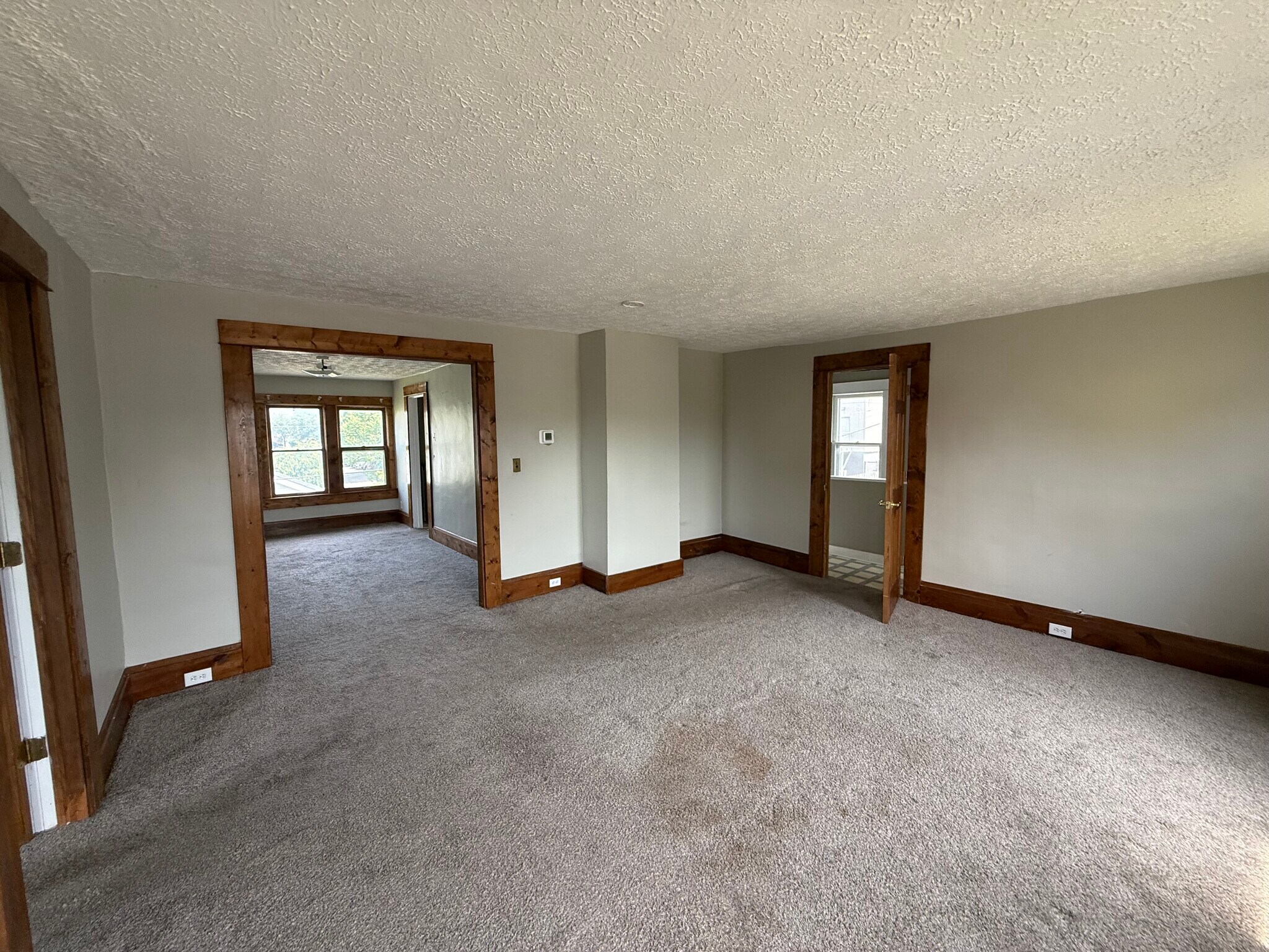 Building Photo - 1357 W 69th St