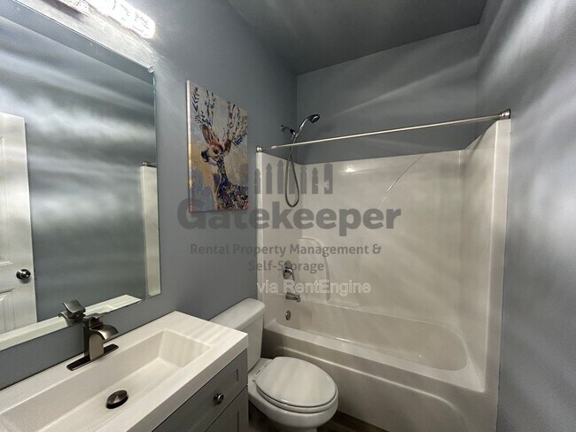 Building Photo - 60 Bayberry Hls
