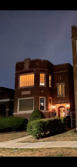 Building Photo - 1744 E 84th Pl