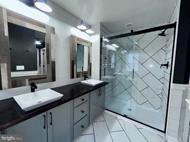 Building Photo - 1206 Eastover Pkwy