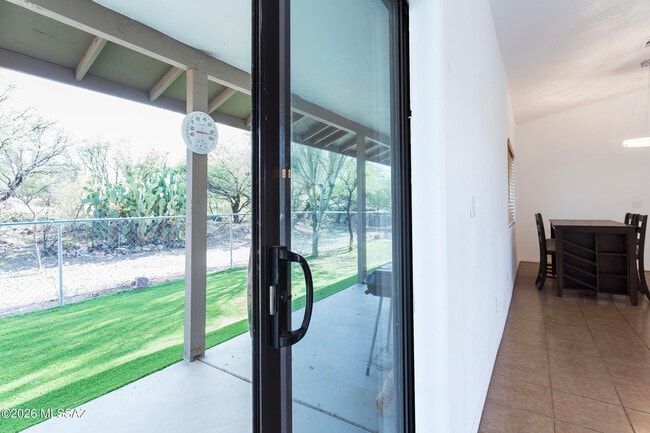 Building Photo - 1081 Paseo Freno