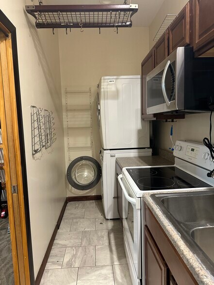 Brand new washer delivered today (8/8/2025) - 851 9th St