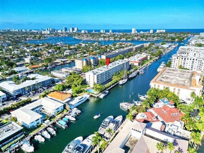 Primary Photo - 1600 SE 15th St