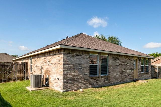 Building Photo - 25 Larkspur Dr