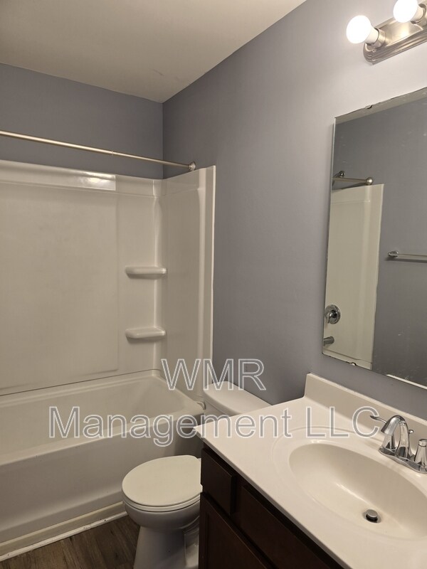 Building Photo - 912 Sherman St