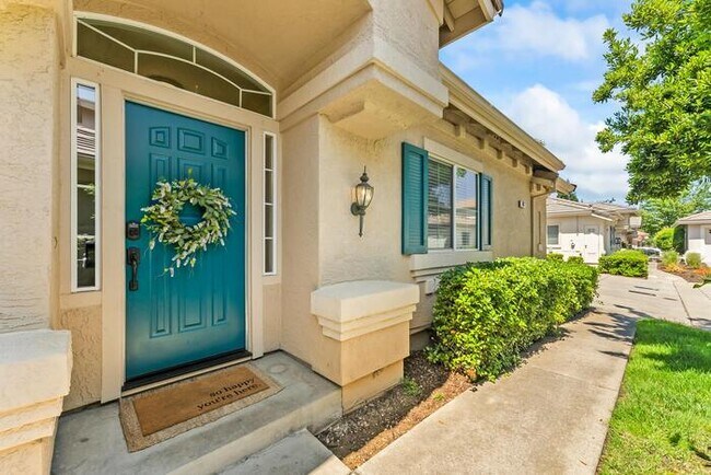Building Photo - Beautiful 3 Bedroom 2 Bathroom in Gated Community of Folsom, CA!