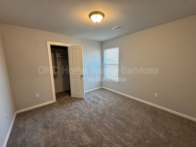 Building Photo - 928 Dusky Valley Ln