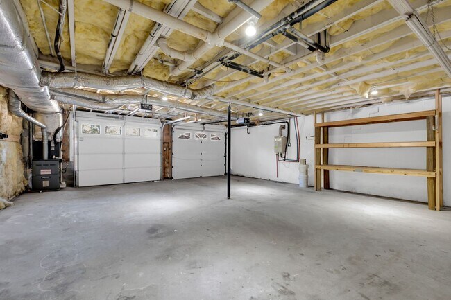 Building Photo - 2270 Ermine Dr