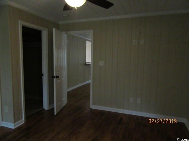 Building Photo - 205 5th Ave N