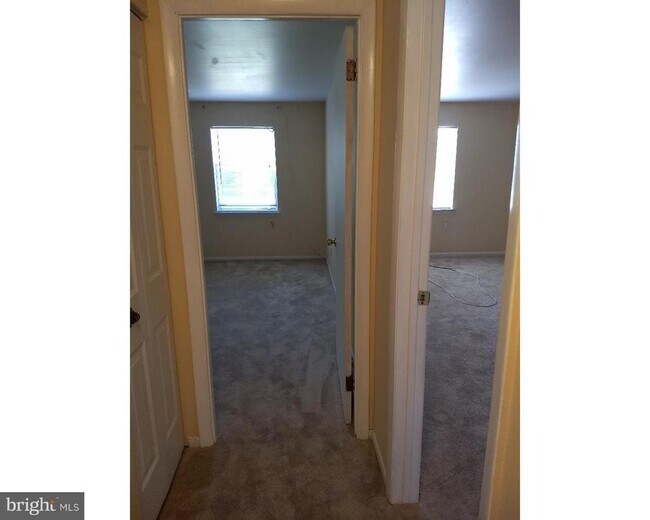 Building Photo - 743 Jackson St