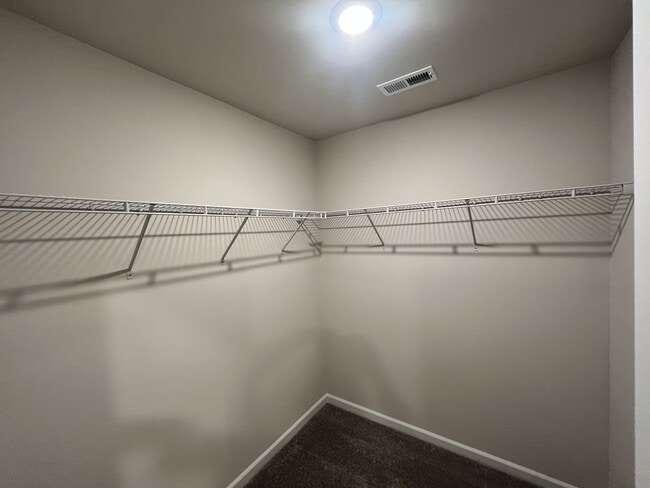 Building Photo - 1747 Mallard Dr