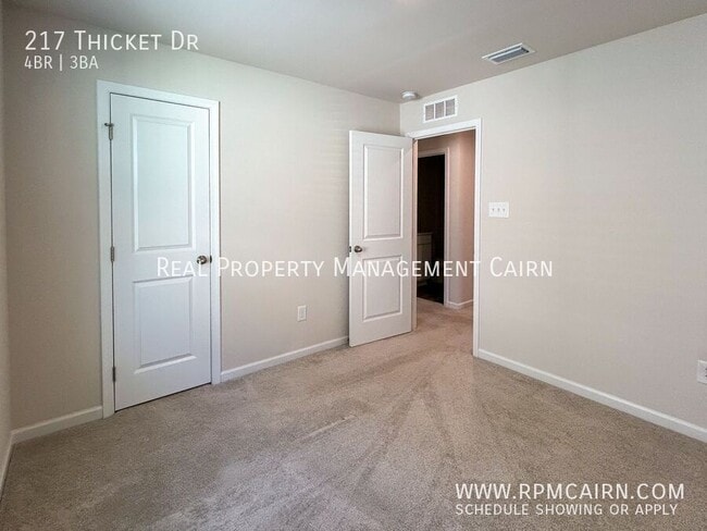 Building Photo - 217 Thicket Dr