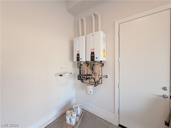 Building Photo - 10761 Canyon Bloom Dr