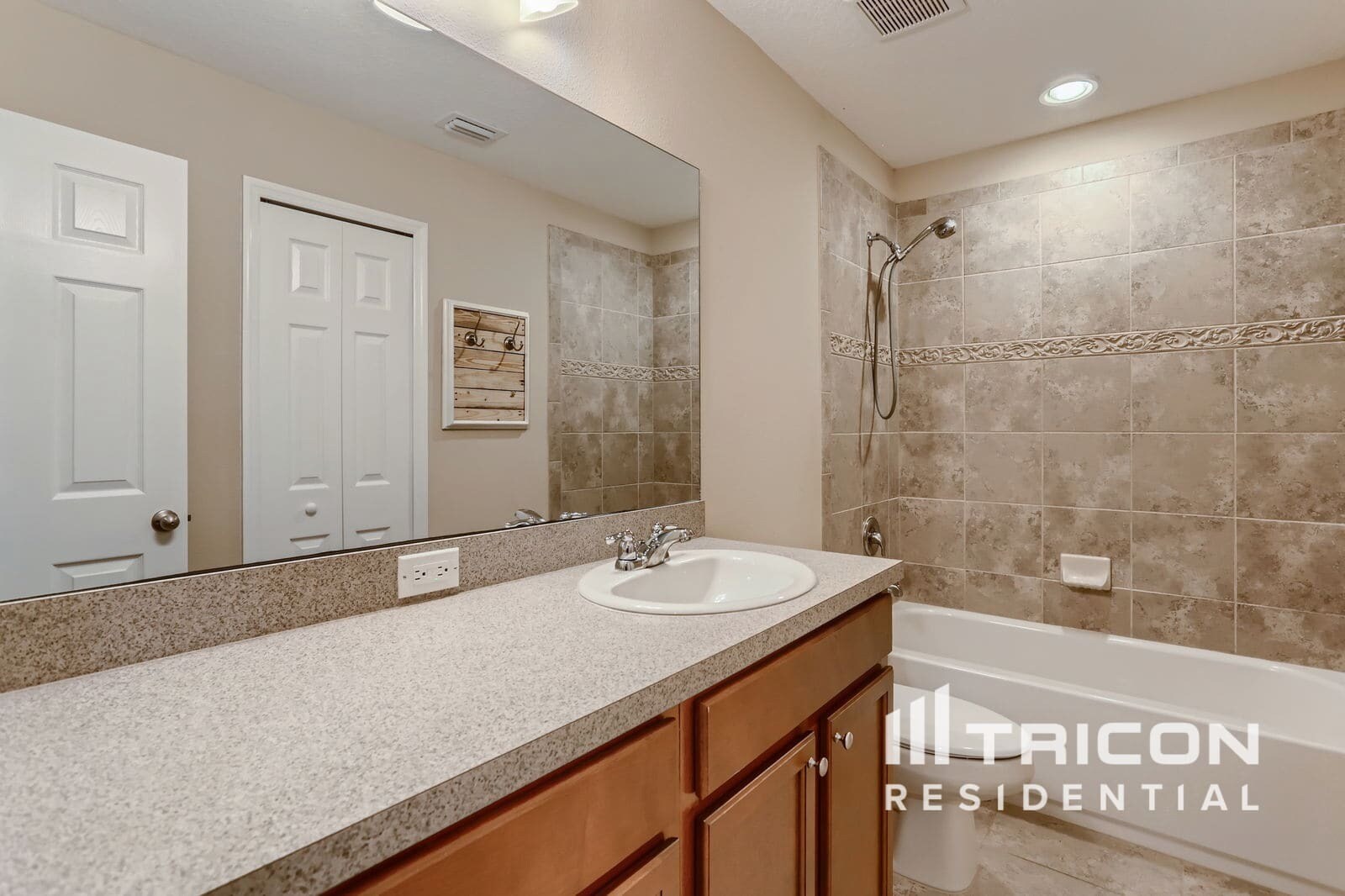 Building Photo - 5311 Shasta Daisy Pl