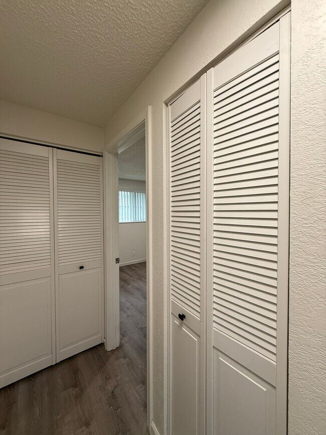 Building Photo - Thurston Charmer