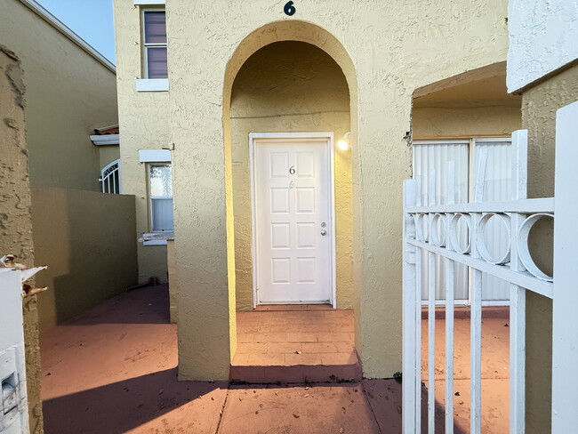 Building Photo - 8570 NW 3rd Ln