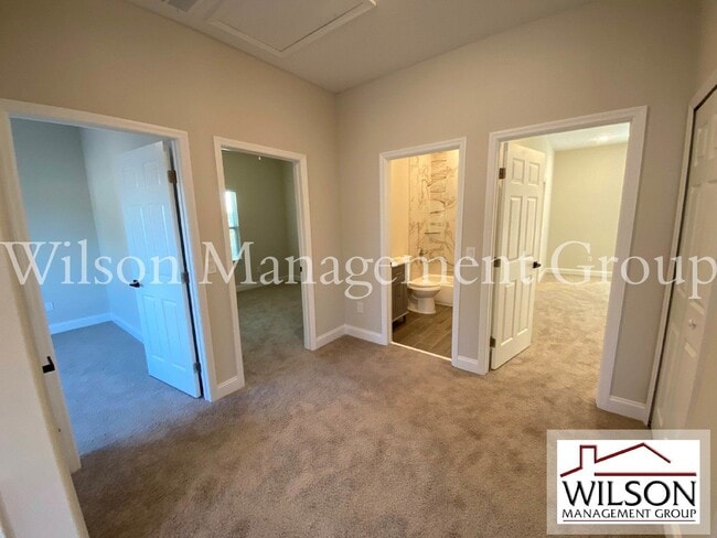 Building Photo - 732 S Lee Ave