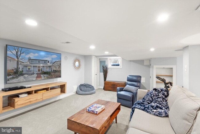 Building Photo - 1804 S Oakland St