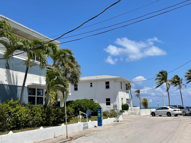 Building Photo - 851 N Surf Rd
