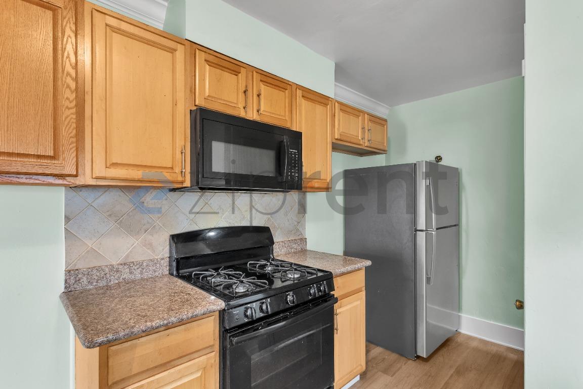 Building Photo - Unit