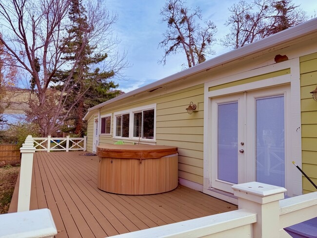 Building Photo - 2099 Emigrant Creek Rd