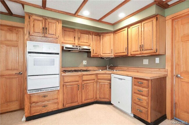 Building Photo - 4 1st St